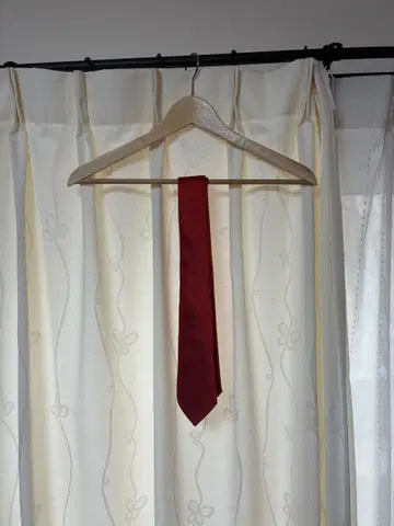 Armani 빨간색 실크 넥타이