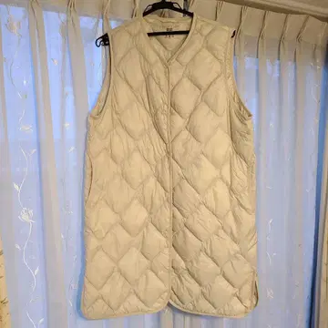 화이트 울트라 라이트 다운 베스트 L 사이즈