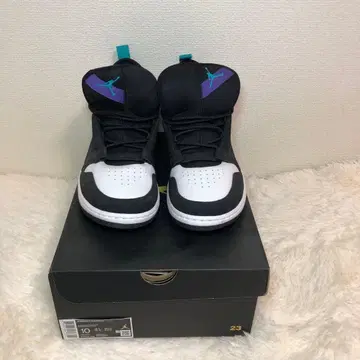 새상품급 AO1329-035 Jordan 하이컷 스니커즈