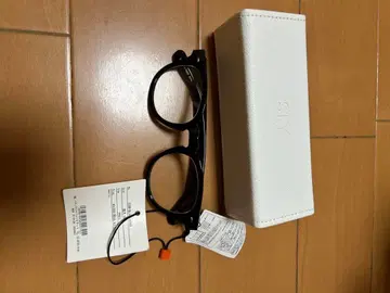 [ SLY ] 블랙 프레임 안경 케이스 포함