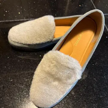 그레이 퍼와 스카이블루 로퍼