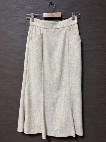 NATURAL BEAUTY BASIC 타이트 스커트 크림색