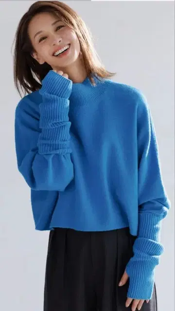 포근포근 니트 크롭 하이넥 블루