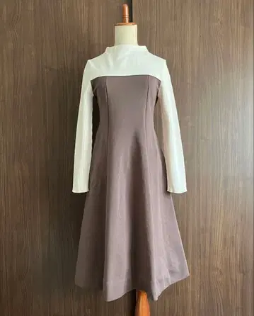 CELFORD 바이컬러 홀 가먼트 원피스