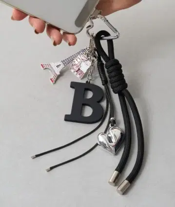 비어즐리 BEARDSLEY 인플루언서 콜라보 백참 블랙