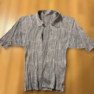 pleats pleats 반팔 셔츠 그레이