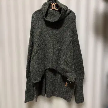 라벨 에튀드 페더 얀 스웨터