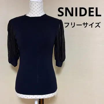 snidel 랜덤 플리츠 니트 풀오버 블랙 쉬폰 니트