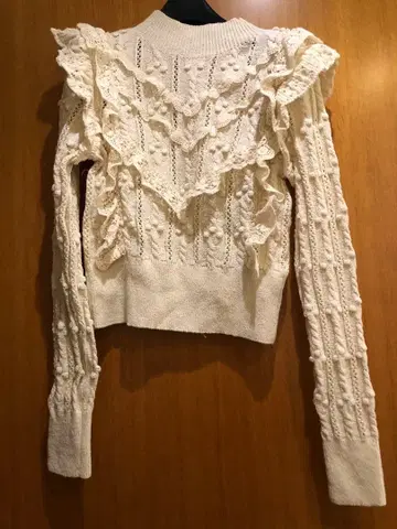 ZARA 프릴 아이보리 스웨터 L 새상품