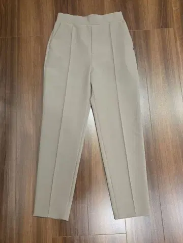 LOUNIE 베이지 팬츠 사이즈 36 미사용 새상품