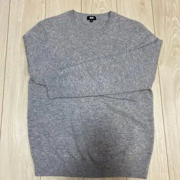 UNIQLO 그레이 캐시미어 크루넥 스웨터 M 사이즈