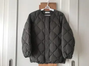 ACUTA 퀼팅 자켓 올리브 그린