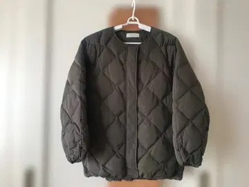 ACUTA 퀼팅 자켓 올리브 그린