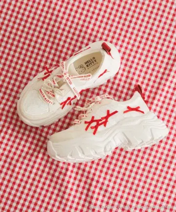 헬로키티 데코 리본 스니커즈