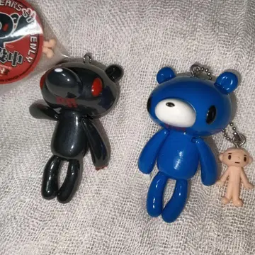 곰의 그루미 스트랩 블랙과 파랑