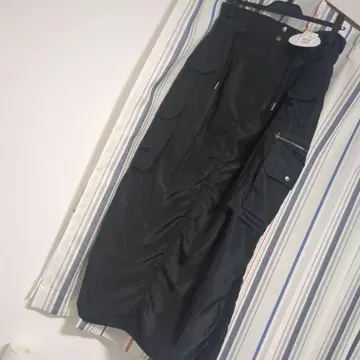 LASUD 야마다야 블랙 타이트 스커트