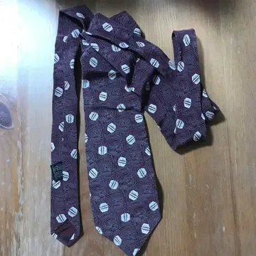 BHK 실크 넥타이 버건디 기하학 패턴