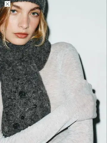 이번 시즌 택 포함 미사용 새상품 ZARA 비즈 자수 머플러