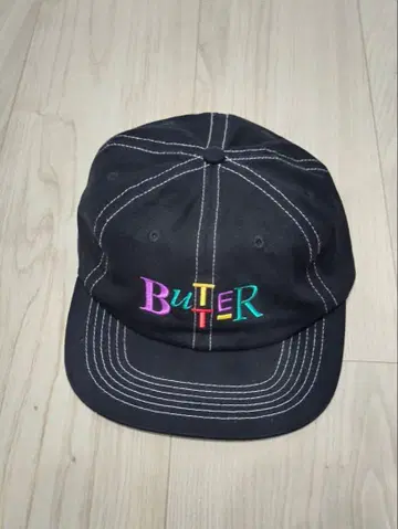 BUTTER 자수 로고 블랙 캡