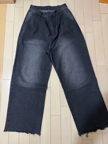 블랙 와이드 데님