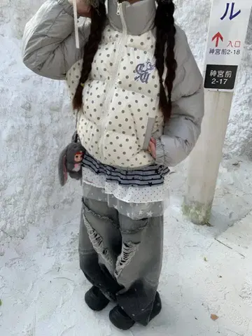 구슬 프린트 복슬복슬 퍼 숏코트 18대 28대 여성 겨울 코디