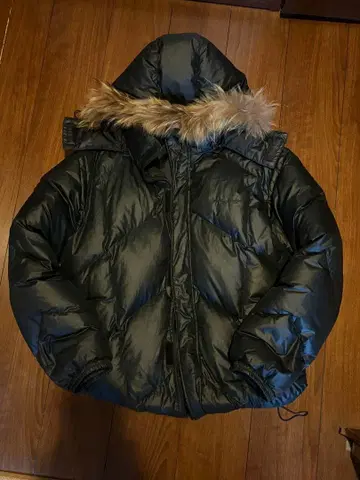 퍼 달린 다운 자켓 archive