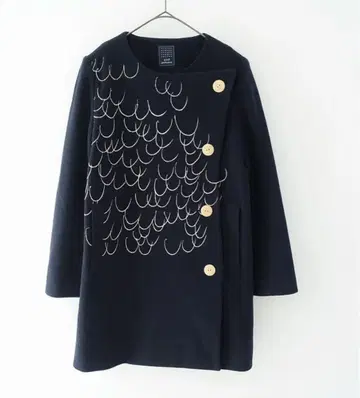 미나 페르호넨 plume 코트 착용 사진 있음