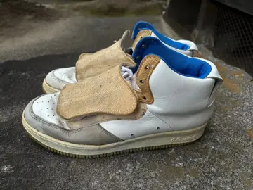 GENERAL RESEASCH 스니커즈 우라하라