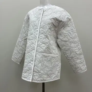 To b. by agnes b. 스타 퀼팅 자켓 화이트