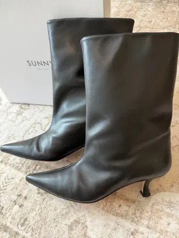 새상품급 와이드 샤프트 부츠 미들 천연 가죽 펠리코 써니