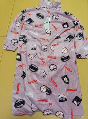 미사용 헬로키티 착용 담요 M-L 사이즈 가을/겨울