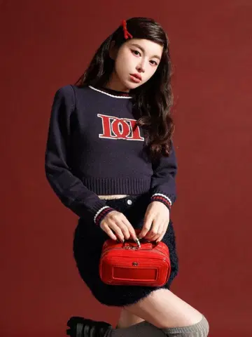 다리치 레트로 DD 로고 니트탑