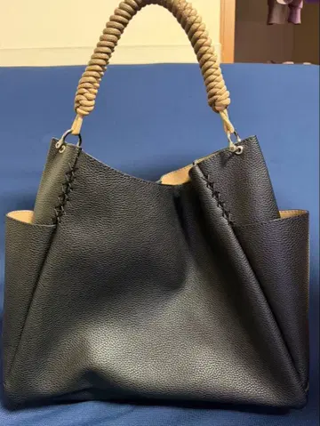 블랙 합성 피혁 토트백