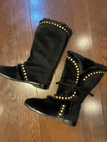 JIMMY CHOO 지미추 블랙 어그 부츠