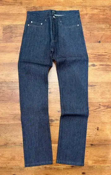 새상품 A.P.C. PETIT STANDARD 프티 스탠다드 30