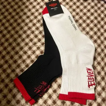 STRANGER THINGS niko and 콜라보 삭스 2족 세트