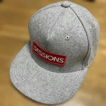 SESSIONS 그레이 캡 스냅백