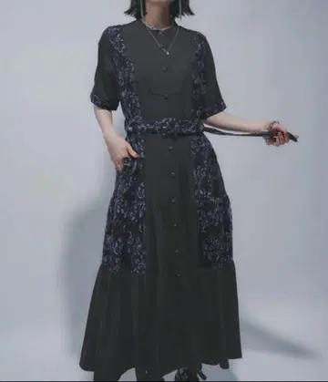 HARE 레이스 절개 원피스