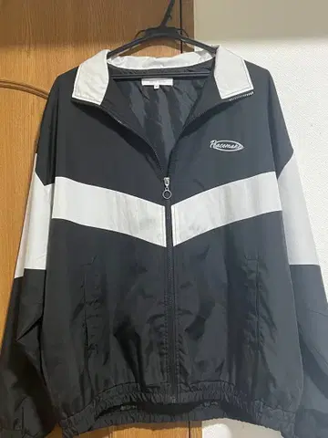 나일론 자켓 블랙/화이트 스트라이프