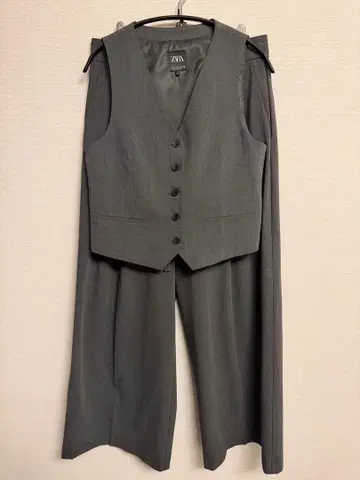 ZARA 그레이 베스트와 팬츠 셋업