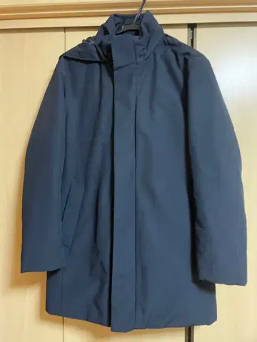 남성용 네이비 후드 (탈부착 가능) 다운 자켓