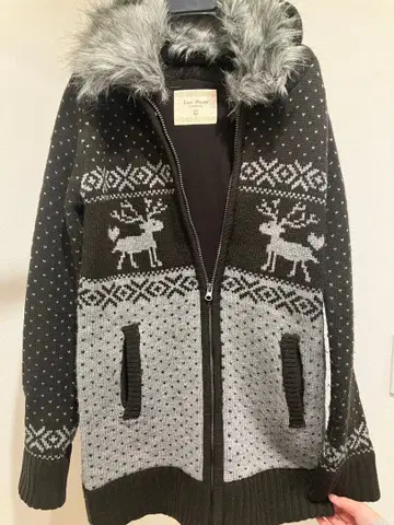 Eetl Maoni 루돌프 무늬 집업 스웨터