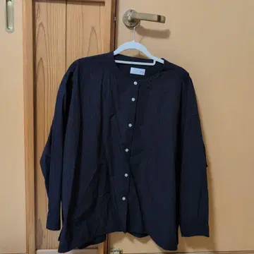 HUIS. 블랙 긴팔 셔츠