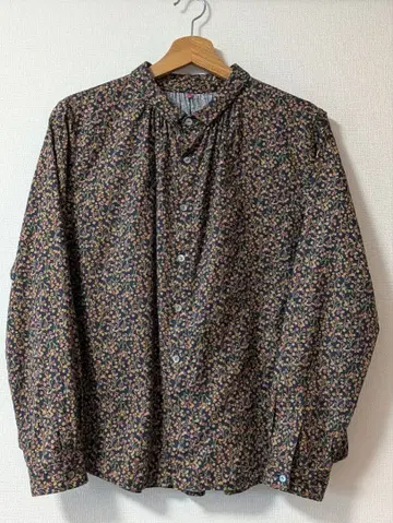 팔라스 팰리스 2025FW 꽃무늬 셔츠