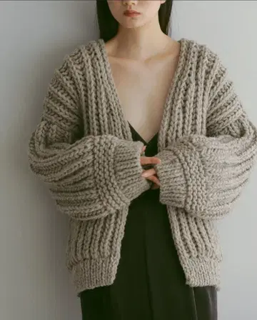 CASA FLINE 로게이지 핸드 니트 가디건