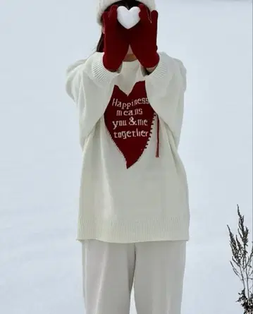 구치마유Cp-하트 레터링 니트 풀오버