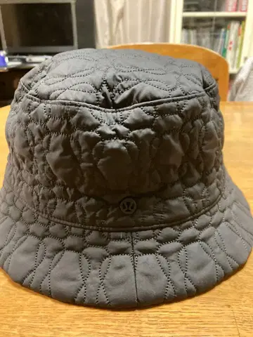 그레이 퀼팅 버킷햇