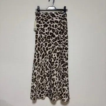 M 레오파드 무늬 플레어 롱 스커트