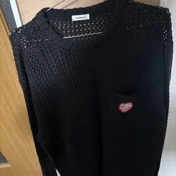 sedagle 메쉬 편직 블랙 스웨터 하트 포켓 부착