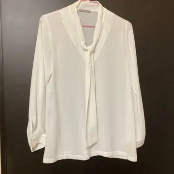 띠어리 럭스 블라우스 34 사이즈 스몰 사이즈